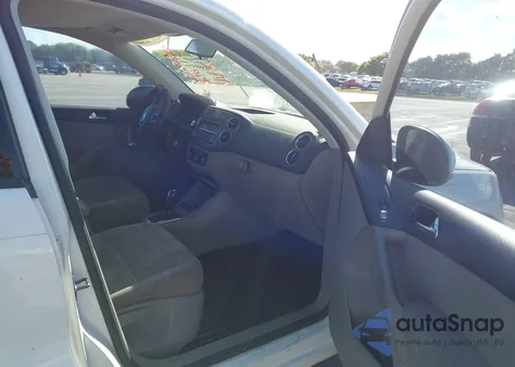 2011 Volkswagen Tiguan S from USA, damaged, VIN WVGAV7AX9BW533454